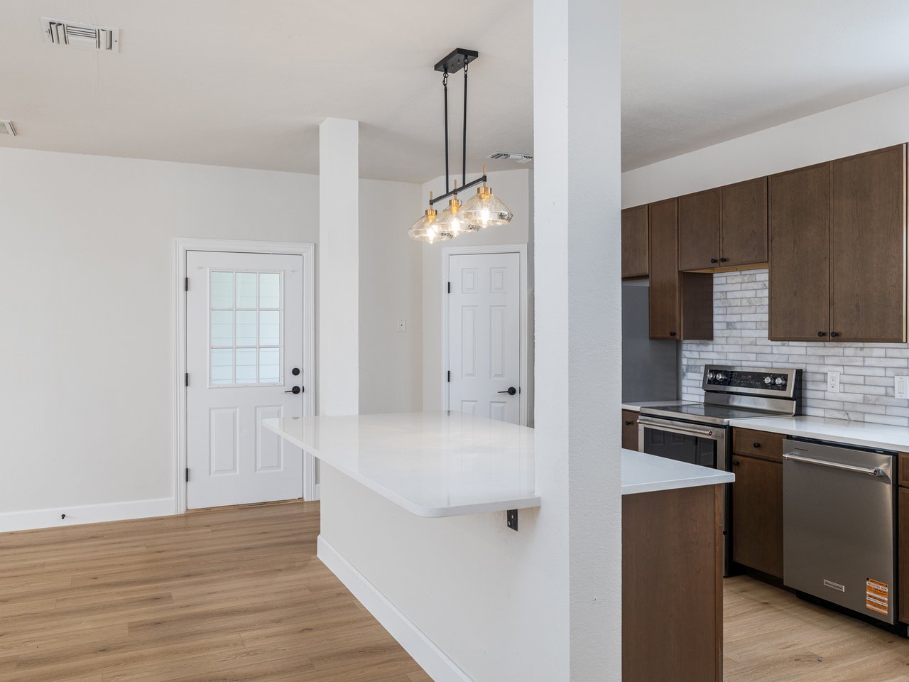 Fully Reimagined Hill Country Retreat w/ Private Guest Apartment + 3-Car Garage