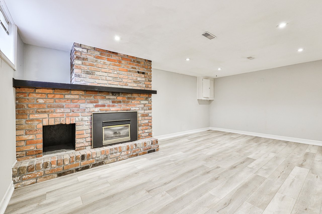 2063 Hixon Street, Oakville