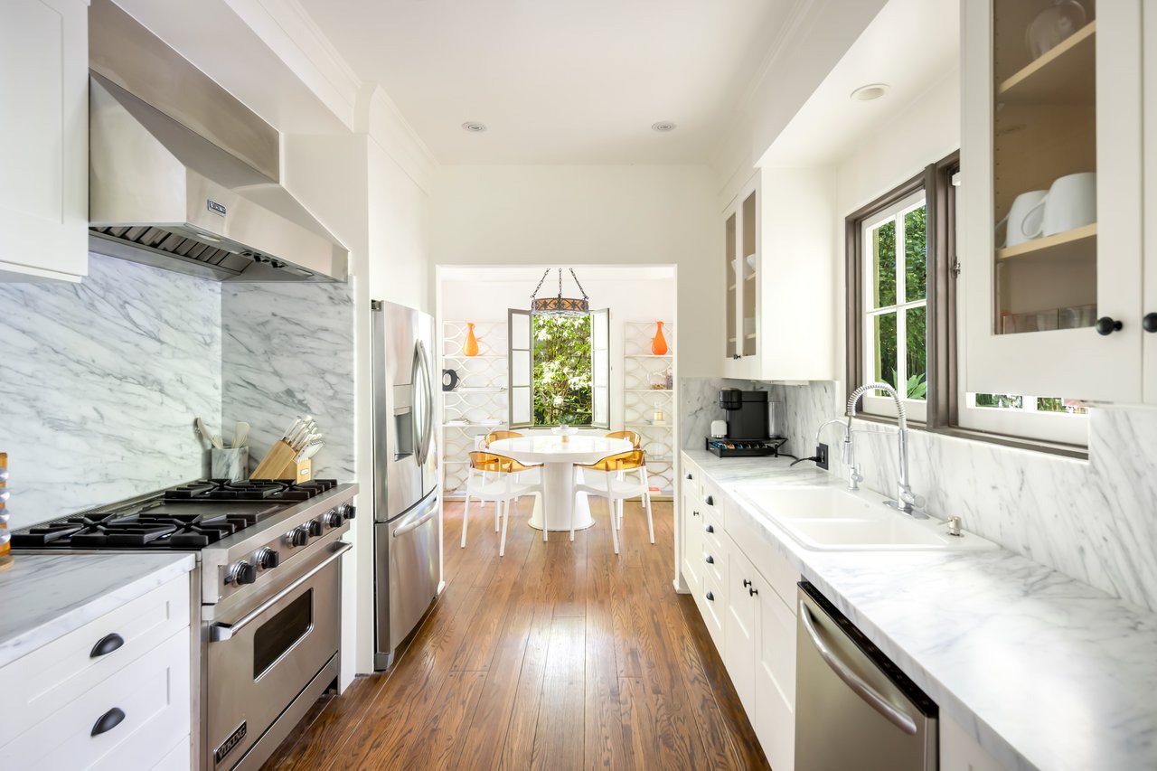 1135 Sunset Vale Ave, West Hollywood