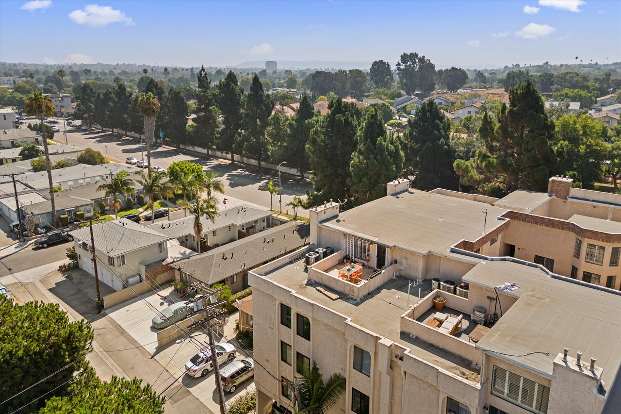 12321 Ocean Park Blvd #14