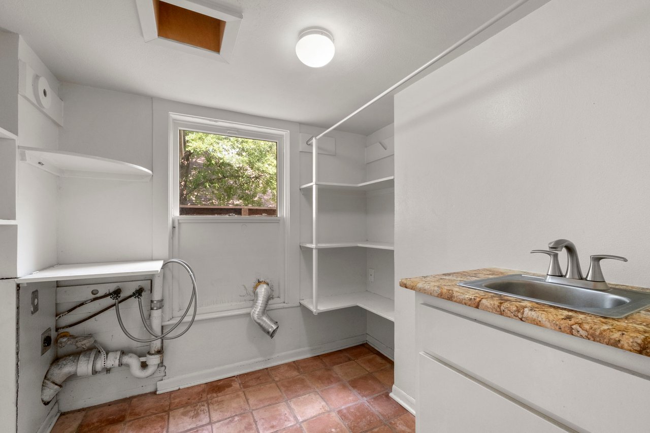 Luxury Property in Olmos Park