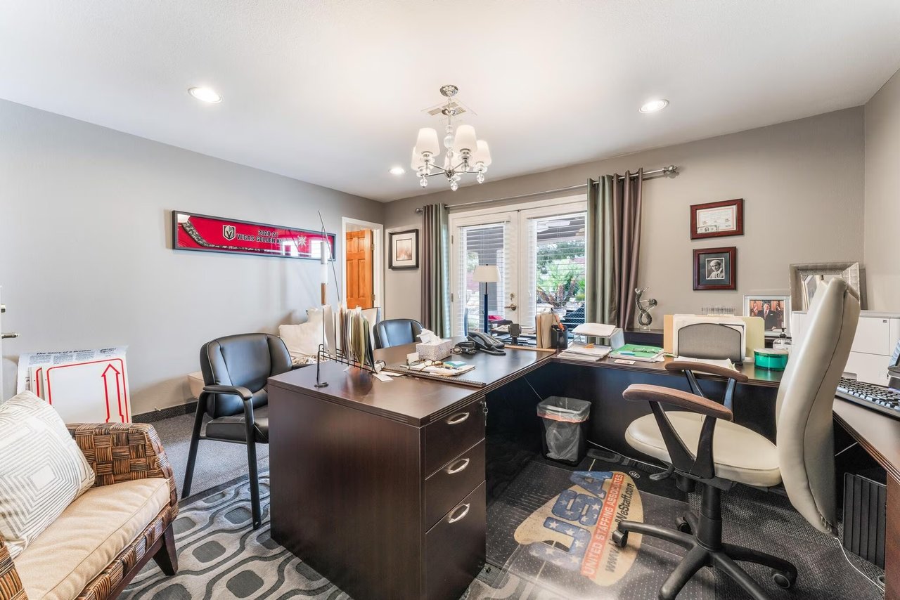 2545-2595 S Torrey Pines