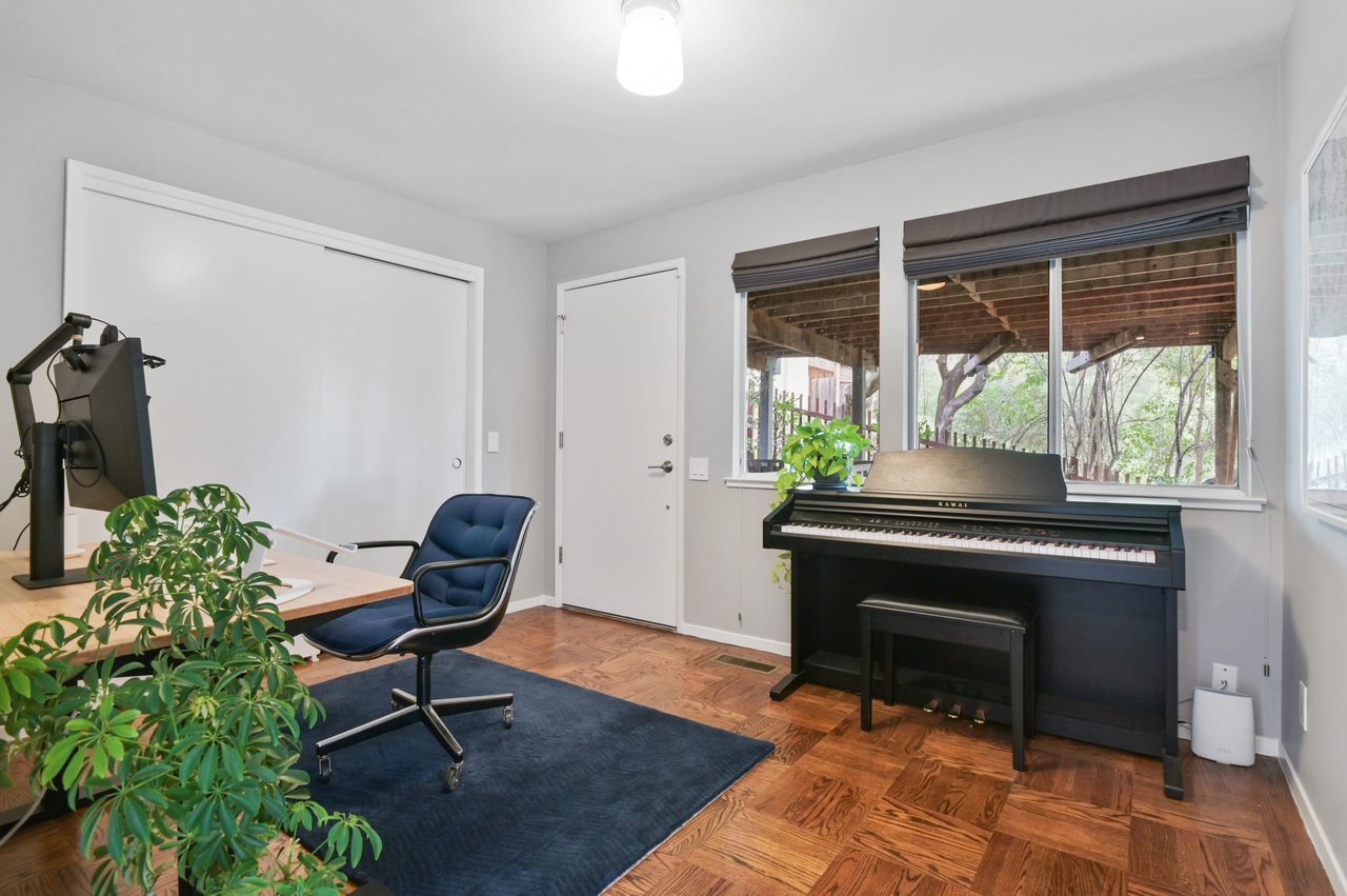 33 Bonnie Brae Dr