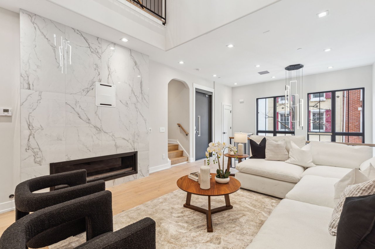 344 S Hicks St, Philadelphia, PA 19102	