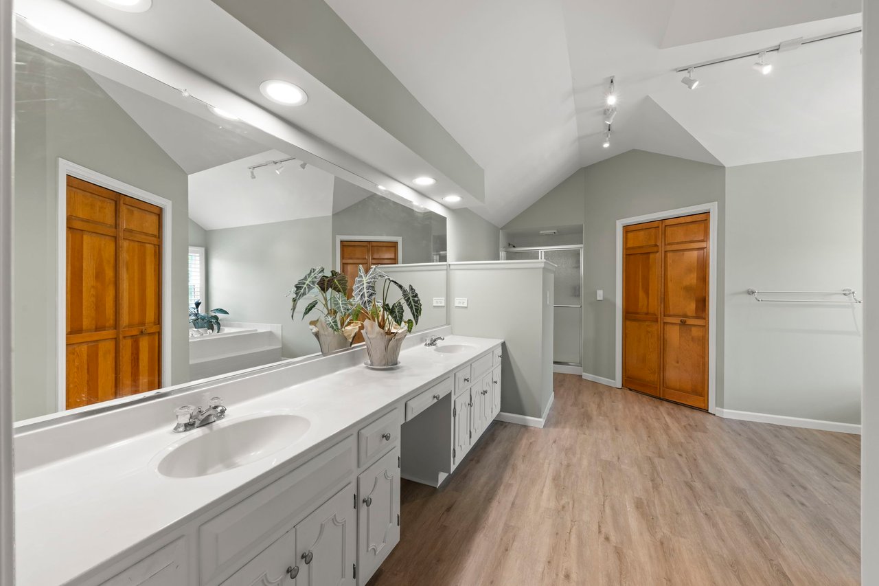 2689 Fox River Ln