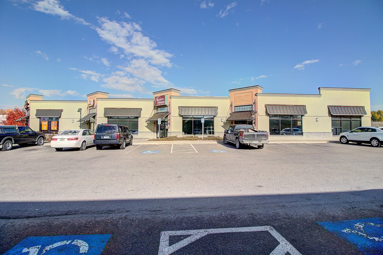 Little Caesars Retail Center