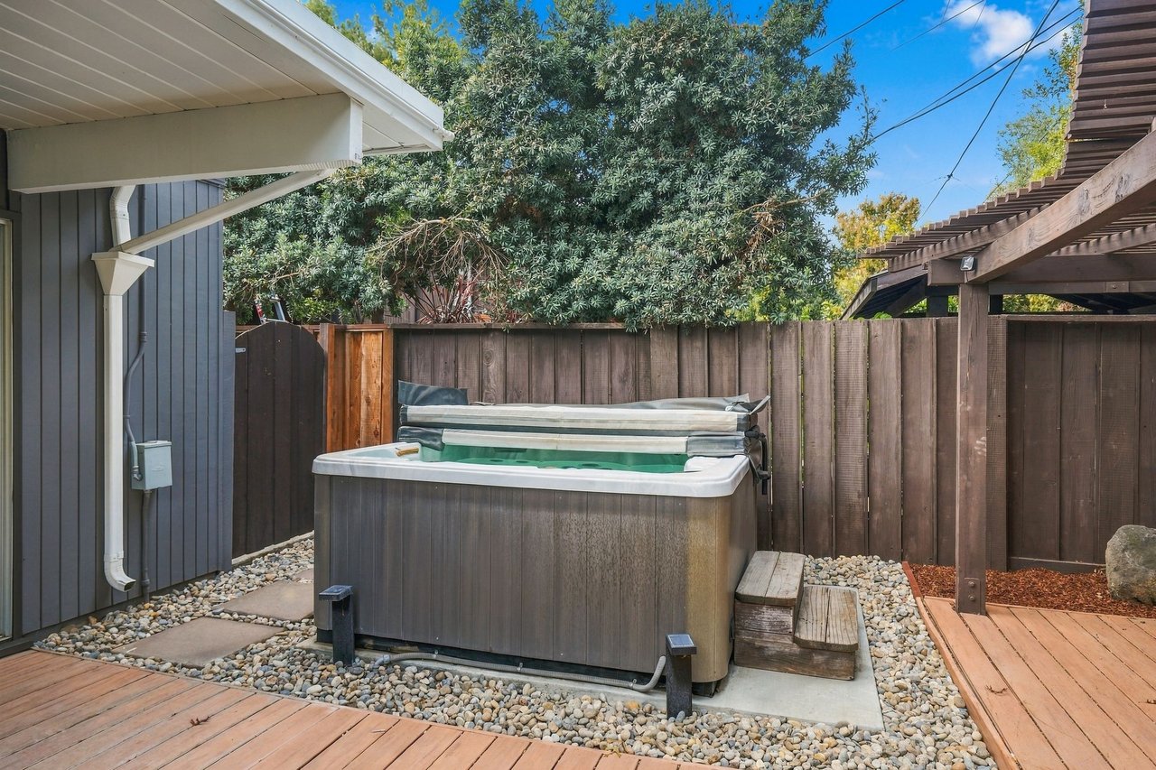 2418 Fairglen DR