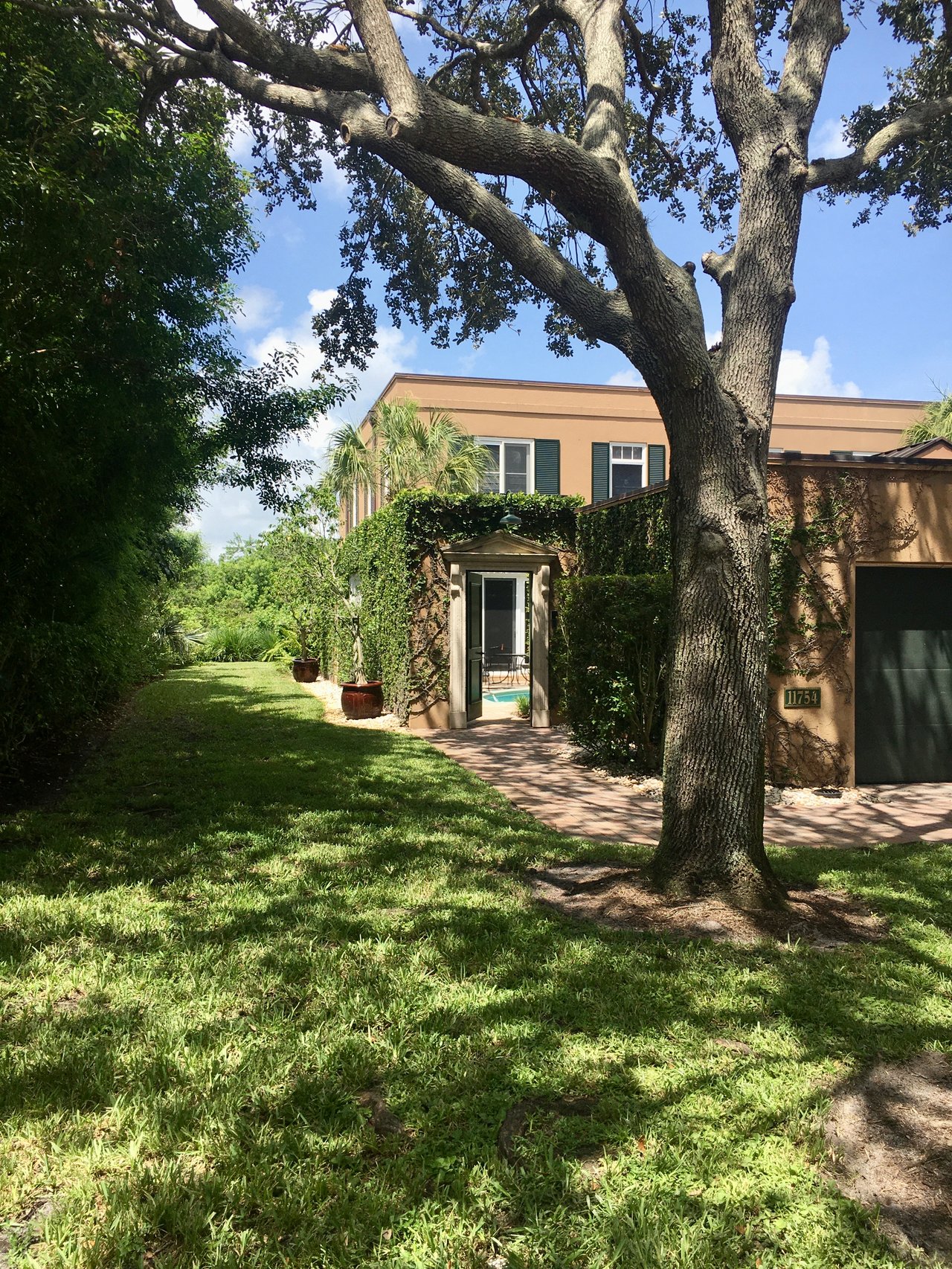 11754 S E Florida Ave