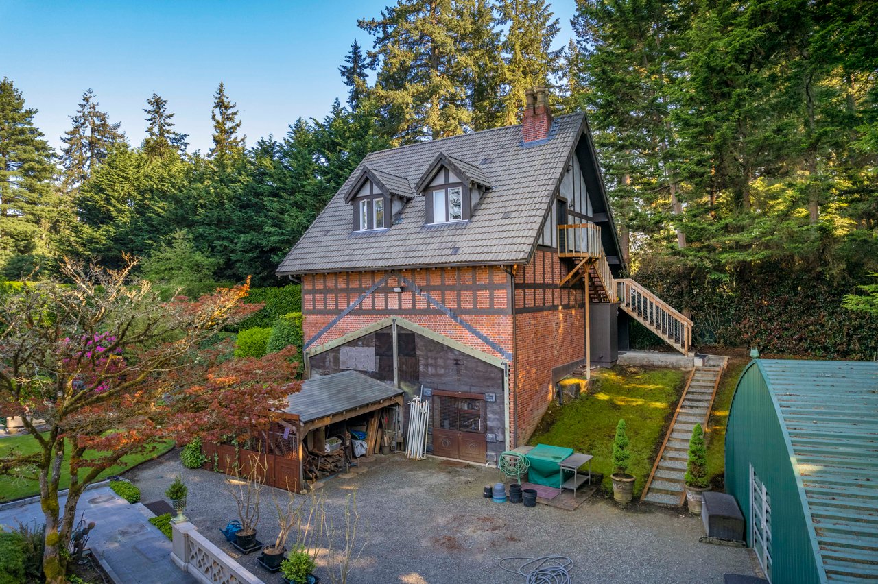 4 Thornewood Lane SW