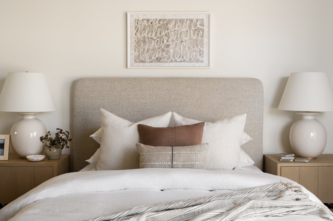 Creating a Cozy Guest Room for the Holidays