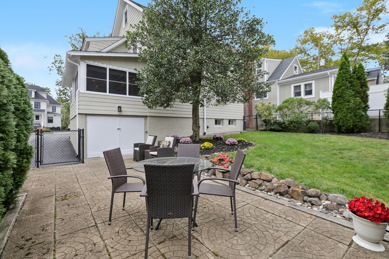 62 Hillside Ave