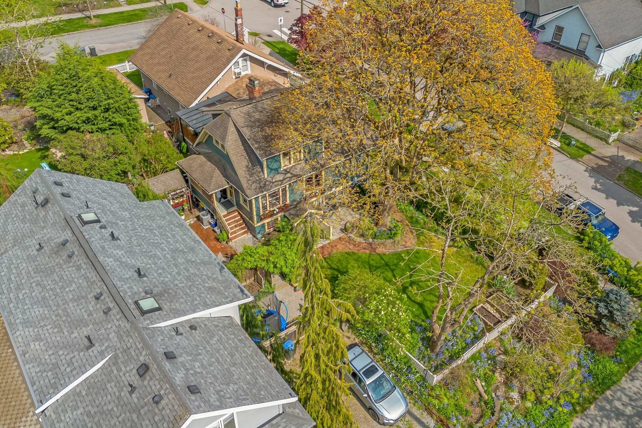 905 Third Avenue