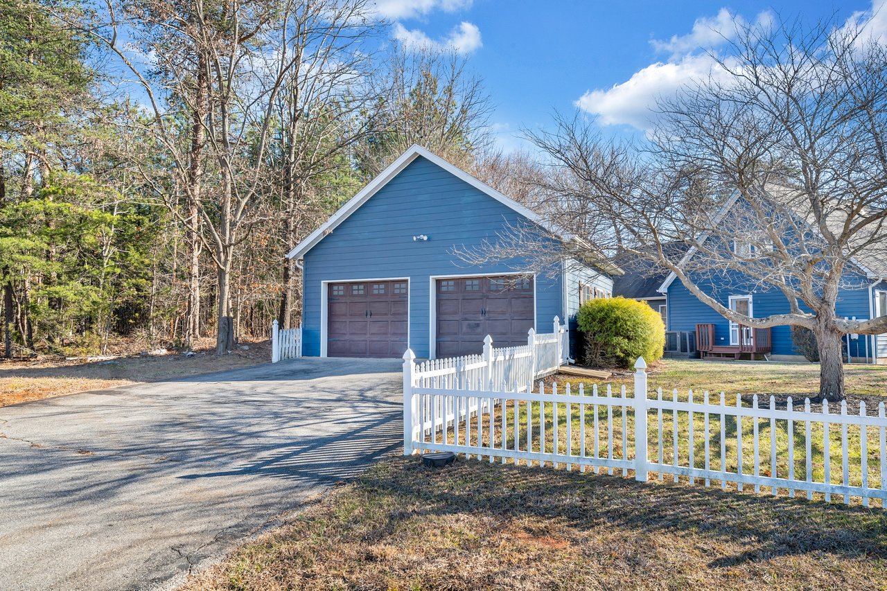 100 Sandpiper DR