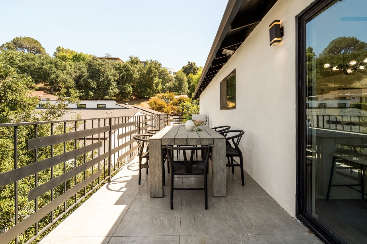 11587 Sunshine Ter, Studio City