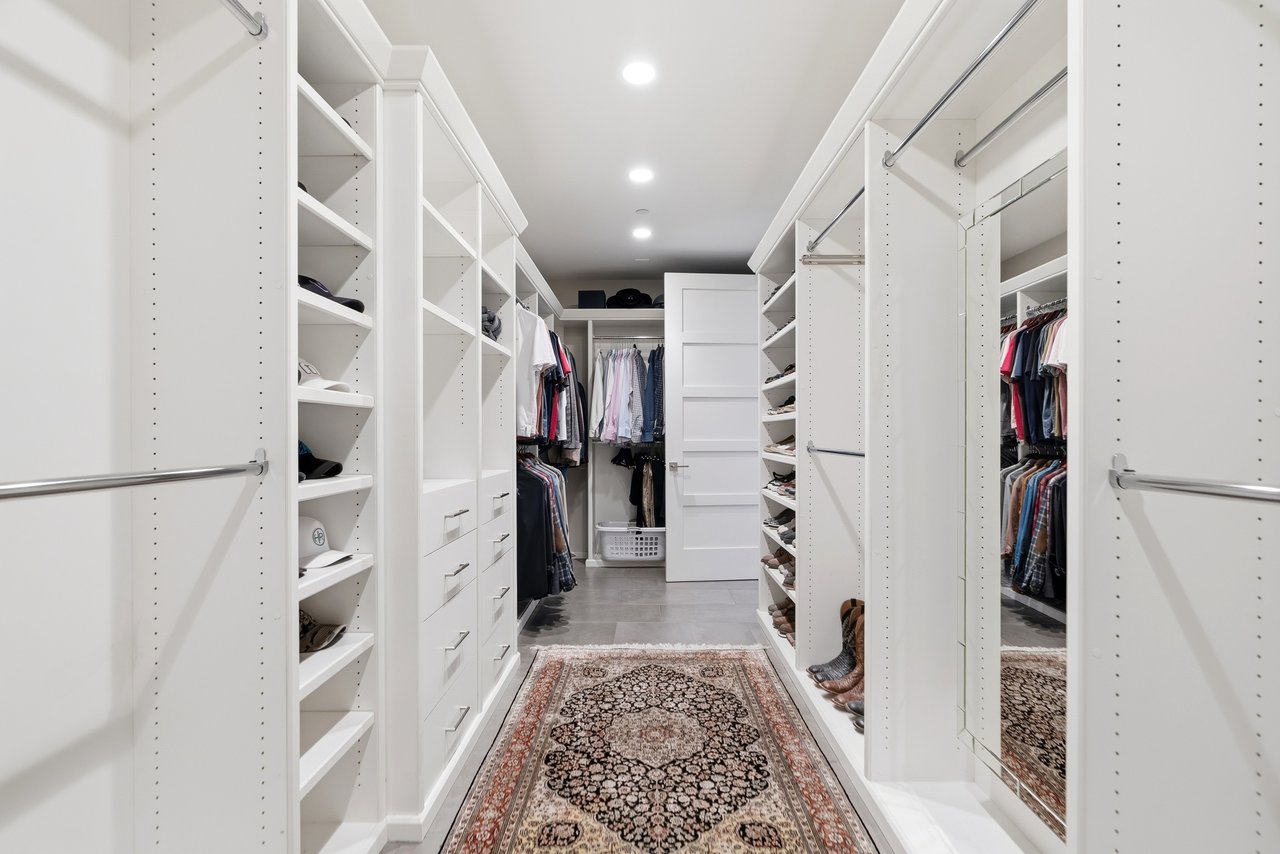 6180 N LAS BRISAS Drive