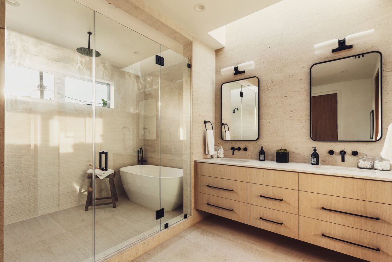 2115 Walnut Ave, Venice