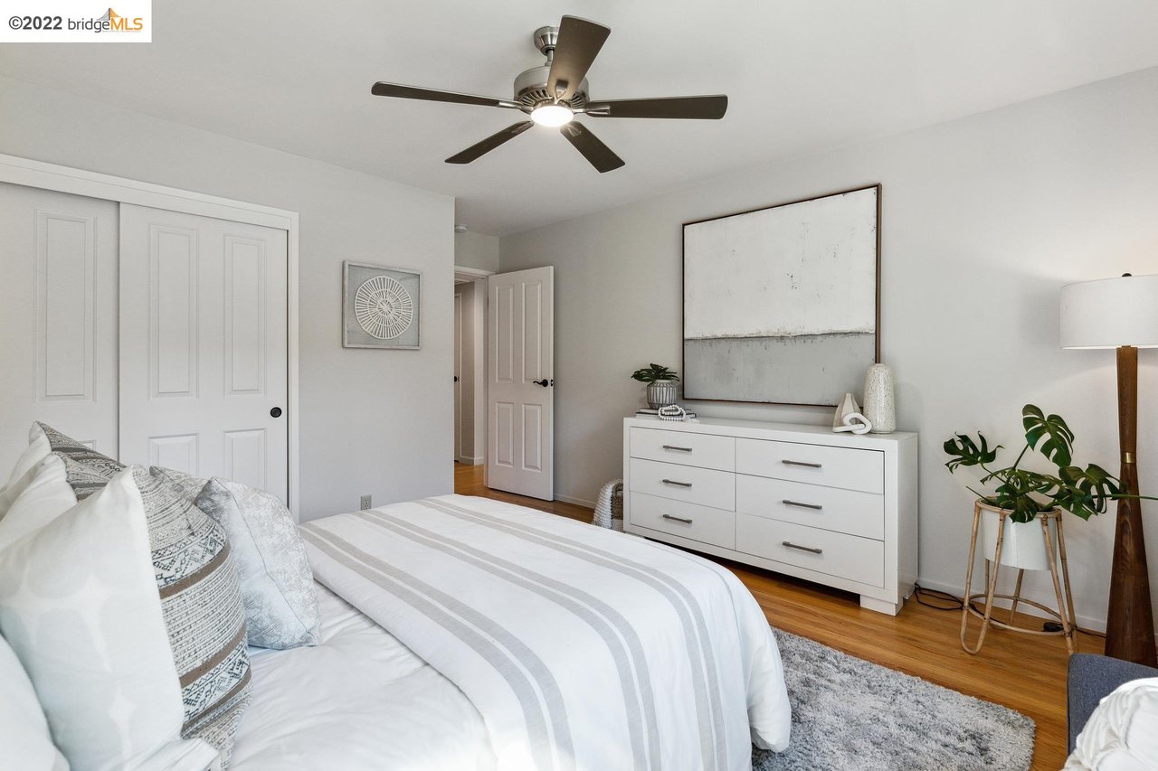 10 Woodside Dr