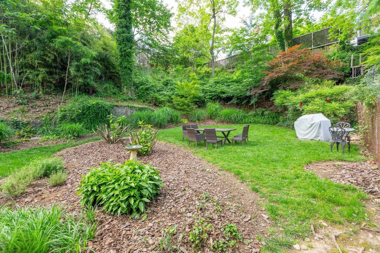 3039 Macomb St NW, Unit 18