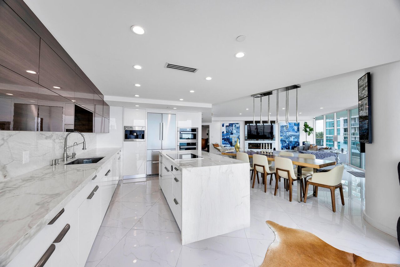 Bristol Towers Unit #801 Closes at $2,075,000