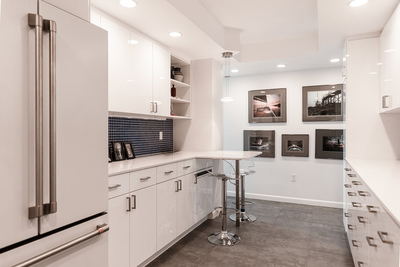 1010 Memorial Drive, Unti 6G