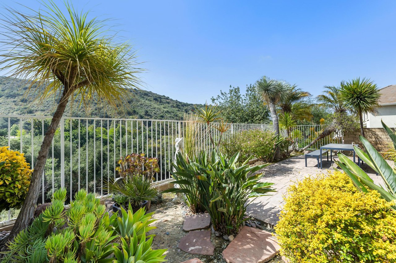 3098 Espana Ln
