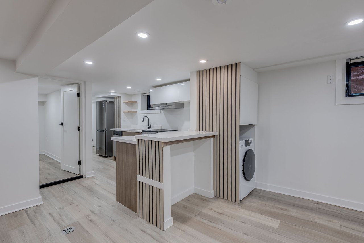 120 Glenlake Ave, Basement
