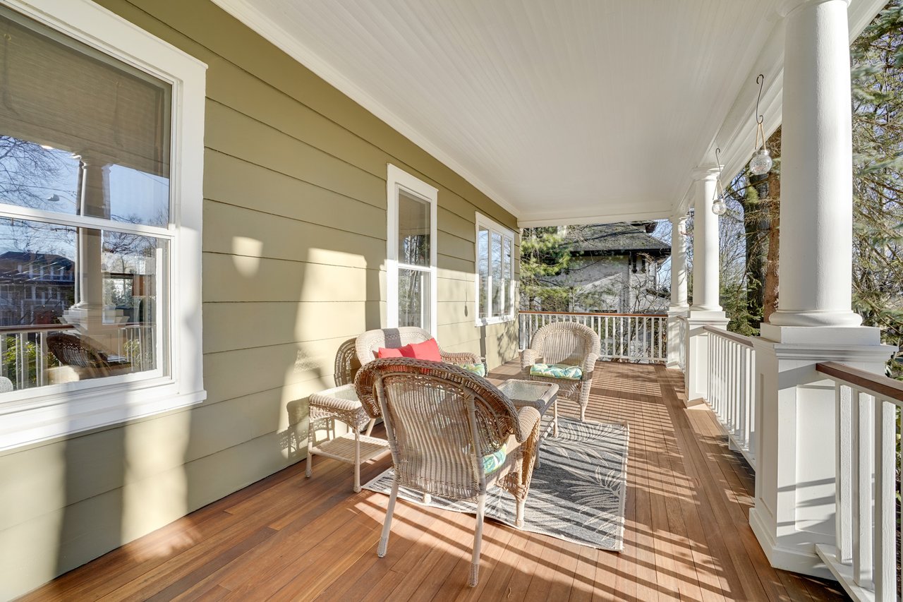 51 Curtis Pl