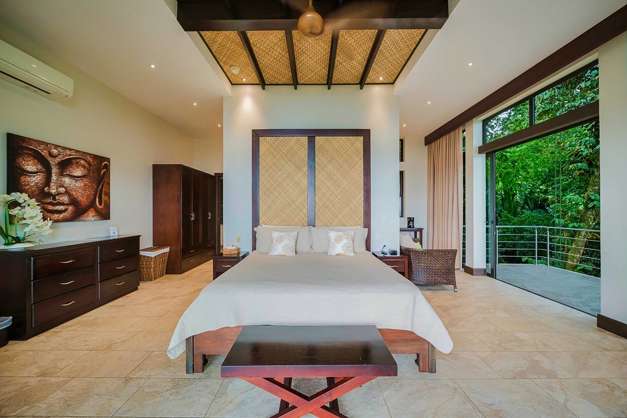 Walk to beach Vista Hermosa Estate Lucrative Contemporary Estate
