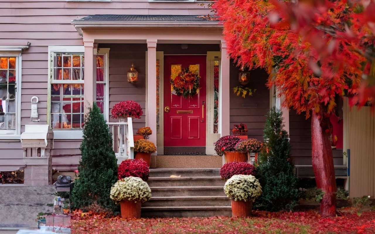 5 Reasons You'll Fall In Love Buying A Home in the Fall