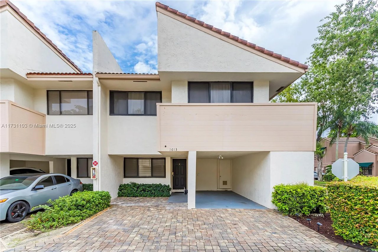 1613 Cypress Pointe Dr #1613