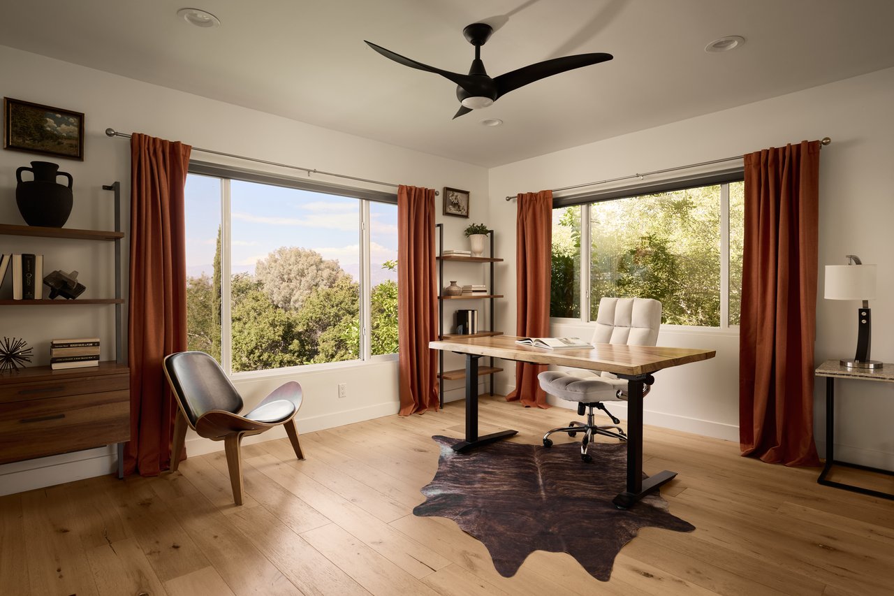 3964 Fredonia Dr, Sunset Strip