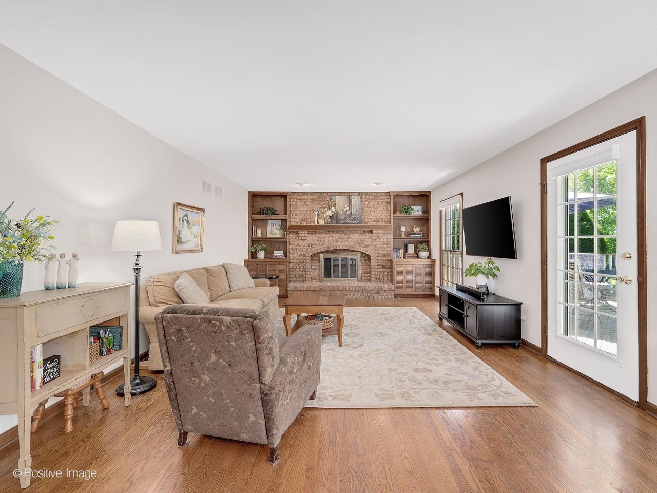 Under Contract Off-Market: 89 Christina Cir, Wheaton IL, a 4-Bedroom Colonial in Danada North