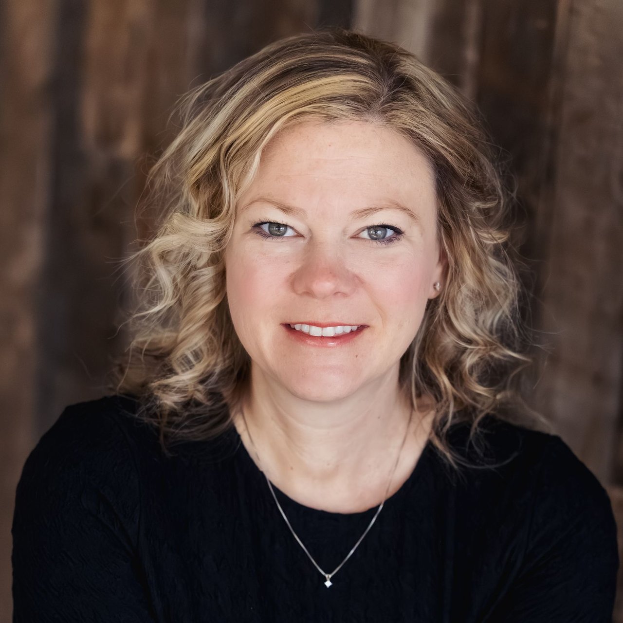 Sadie McGregor Eden Prairie, MN Real Estate Agent Headshot