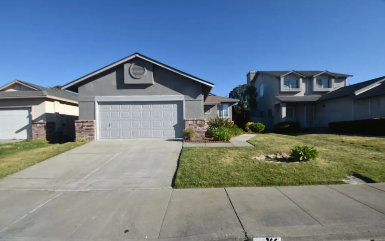 366 Hibiscus Ln