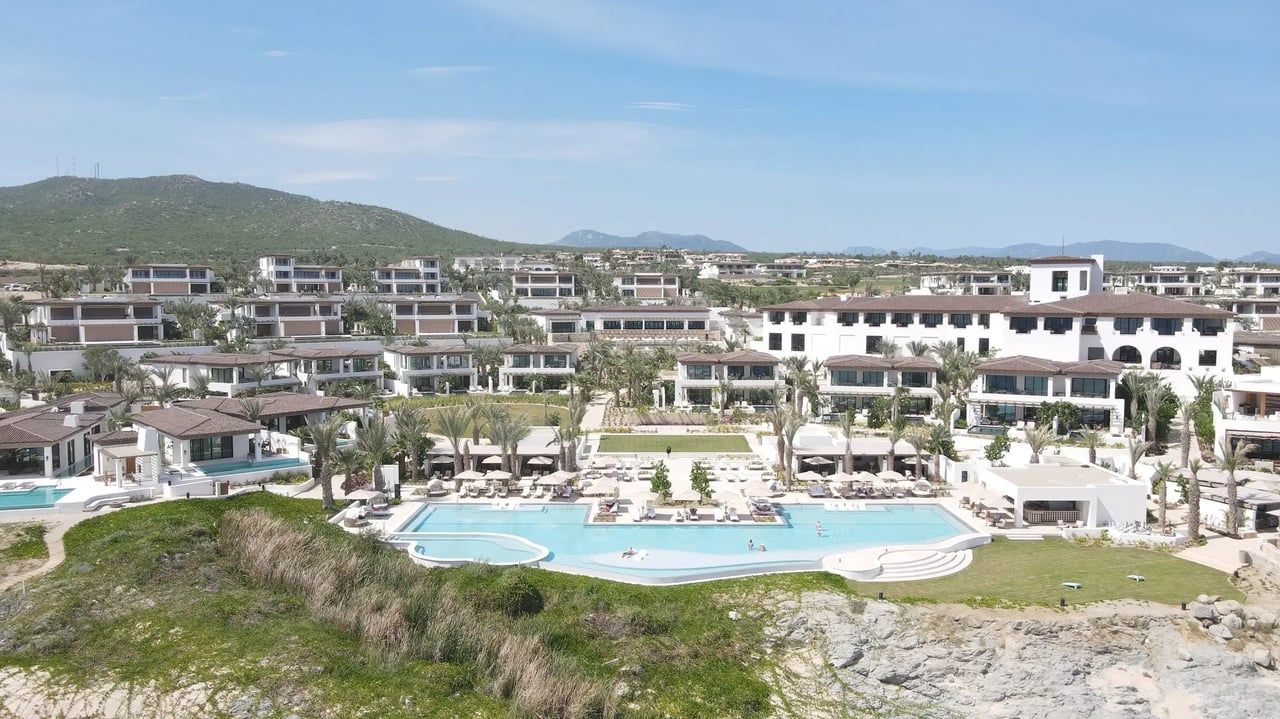 Four Seasons Cabo golf course positioning and lifestyle appeal with scenic surroundings, prestige, and resort-quality amenities