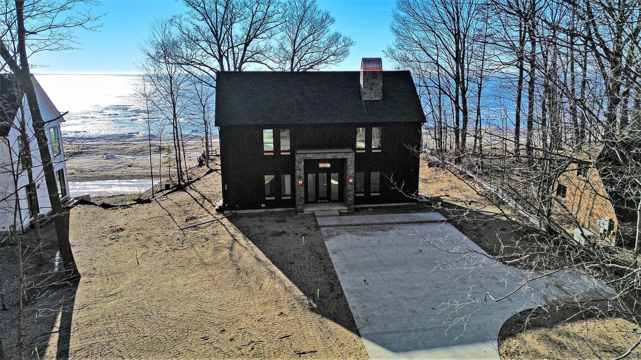 2578 2576, 2572 Lakeshore Drive