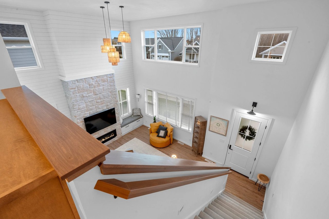 Ellis Hills - Howard Condo