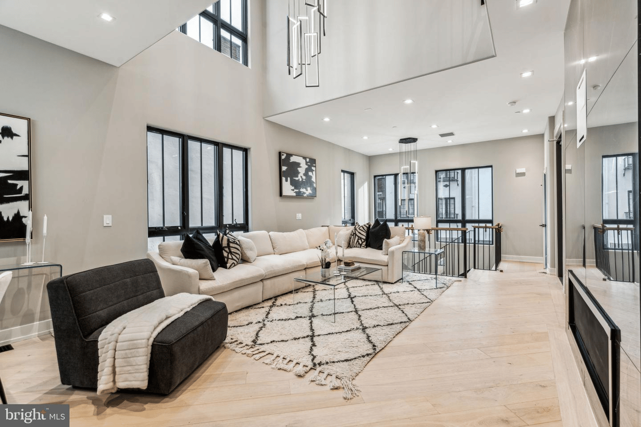 336 S Hicks St, Philadelphia, PA 19102