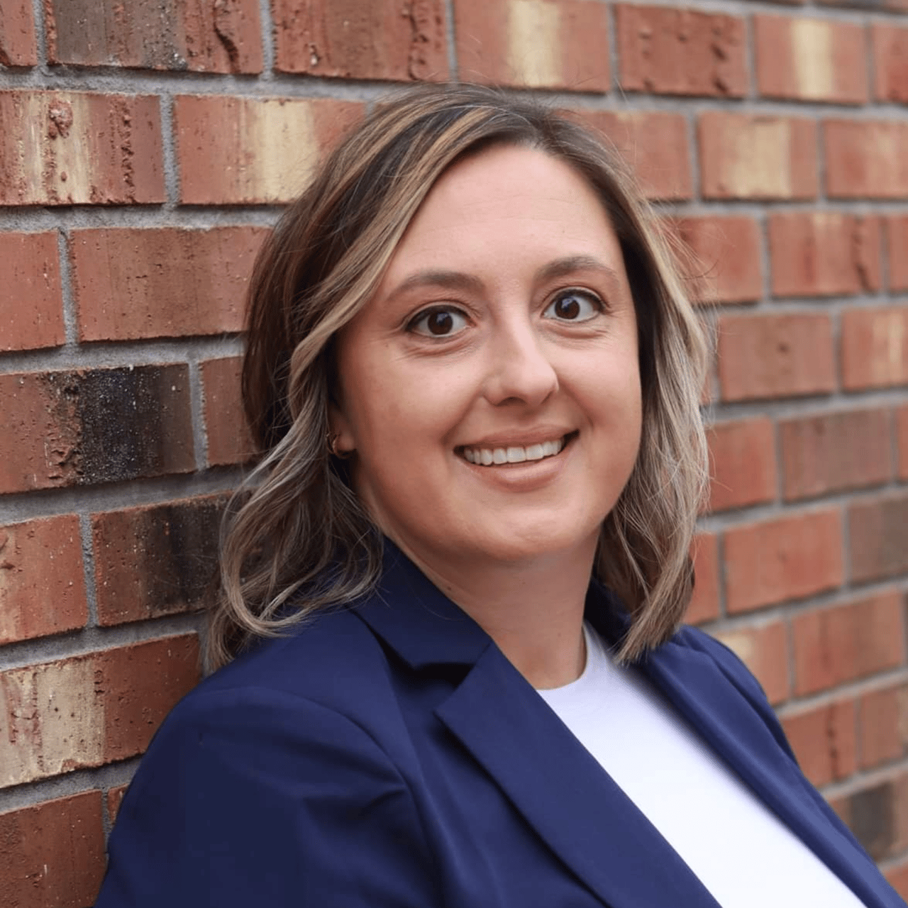Kari Bender Davenport, IA Real Estate Agent Headshot