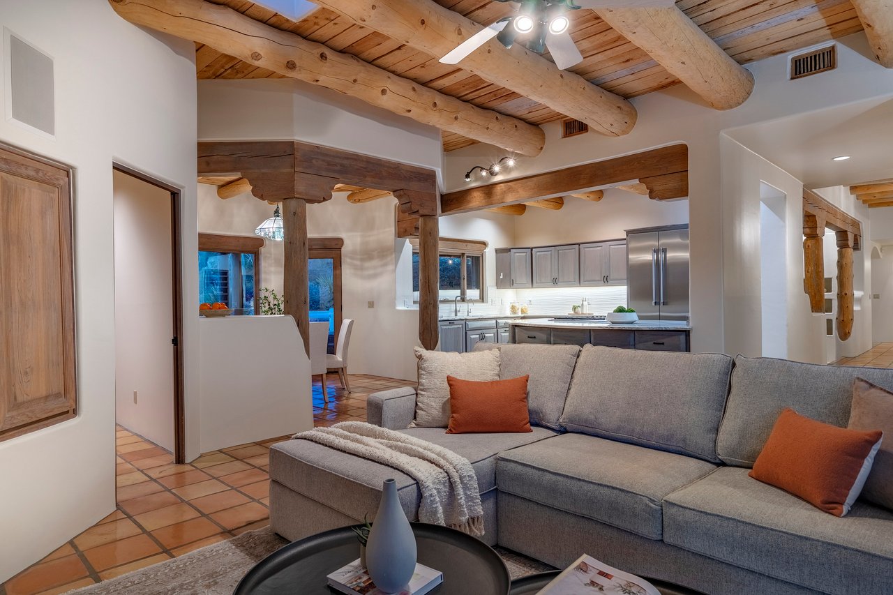 5115 N Corte De Catalonia