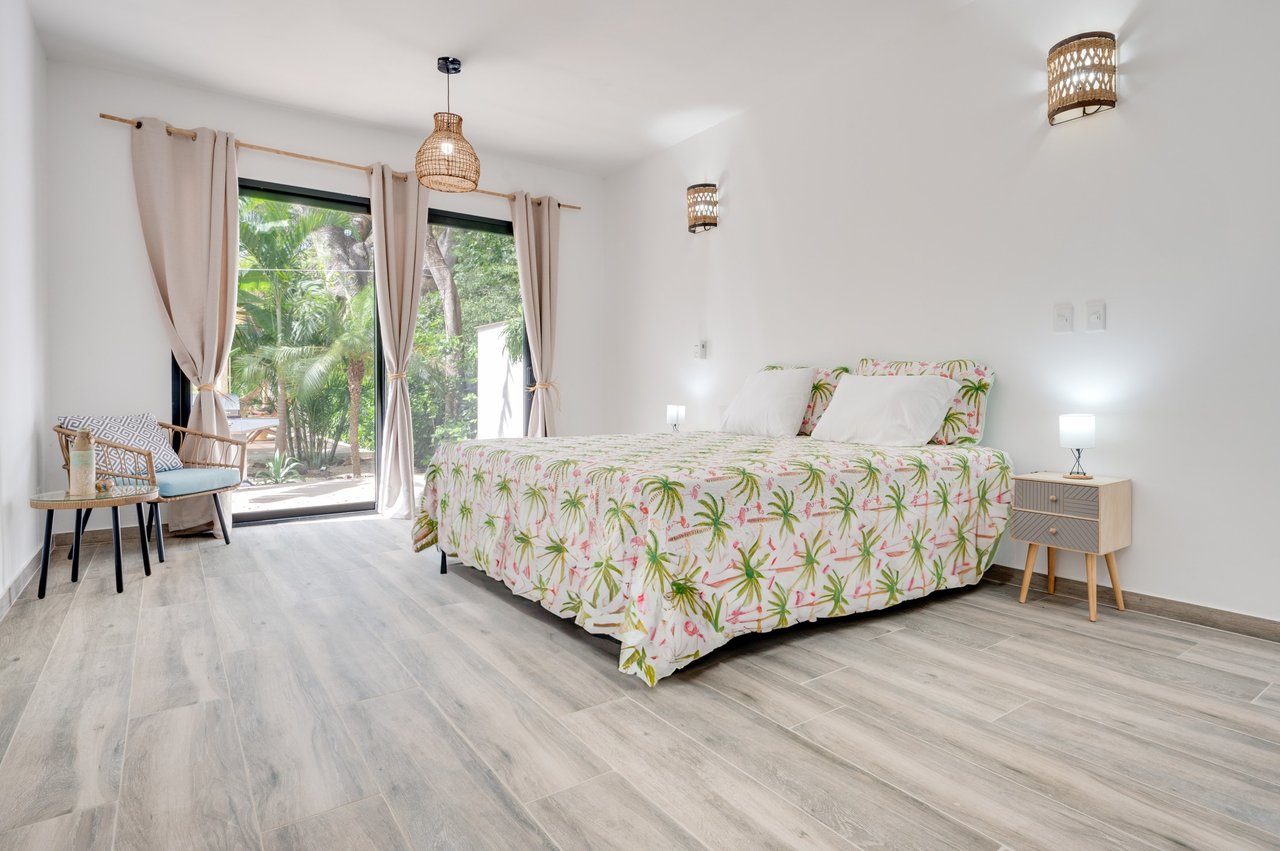 V-Jungla Cecile Refundores | Spacious Modern Villa with Pool, Guest House & Tropical Garden Near Tamarindo Beach