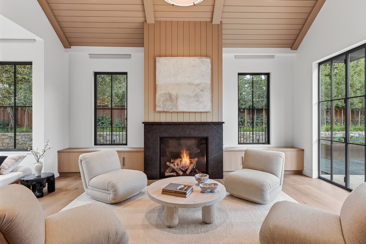 The Pinnacle of Ultra-Luxury Living in the Heart of Woodside