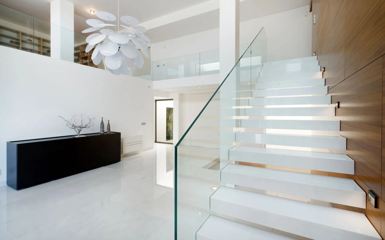 Heather Lin, Real Estate Guide