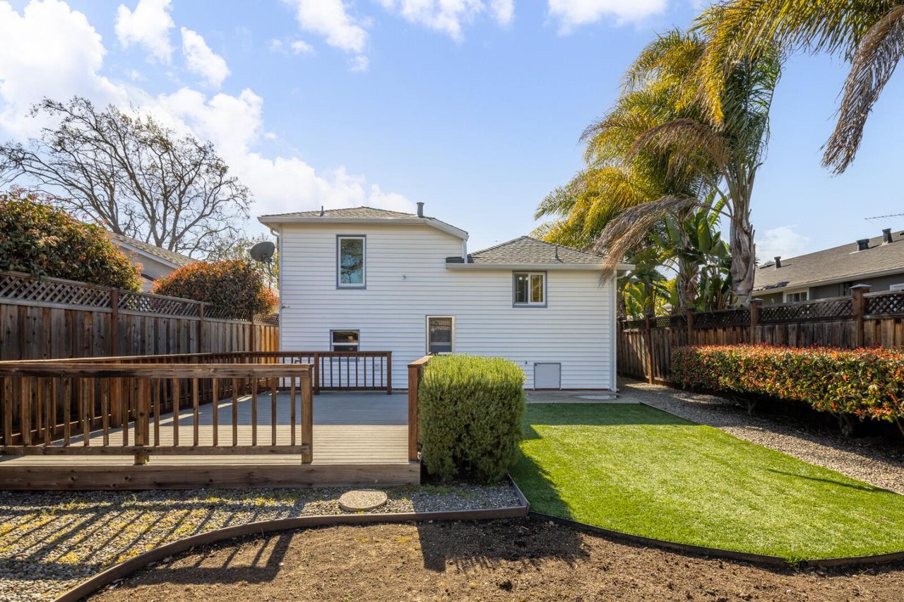 1383 Rosewood Avenue