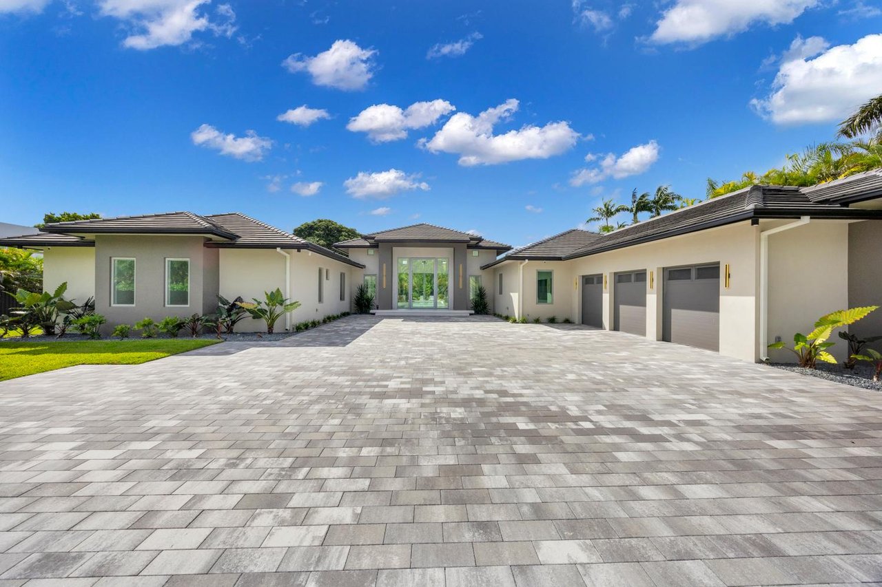 JUST LISTED: Modern Luxury Estate at 11240 SW 95th Street
