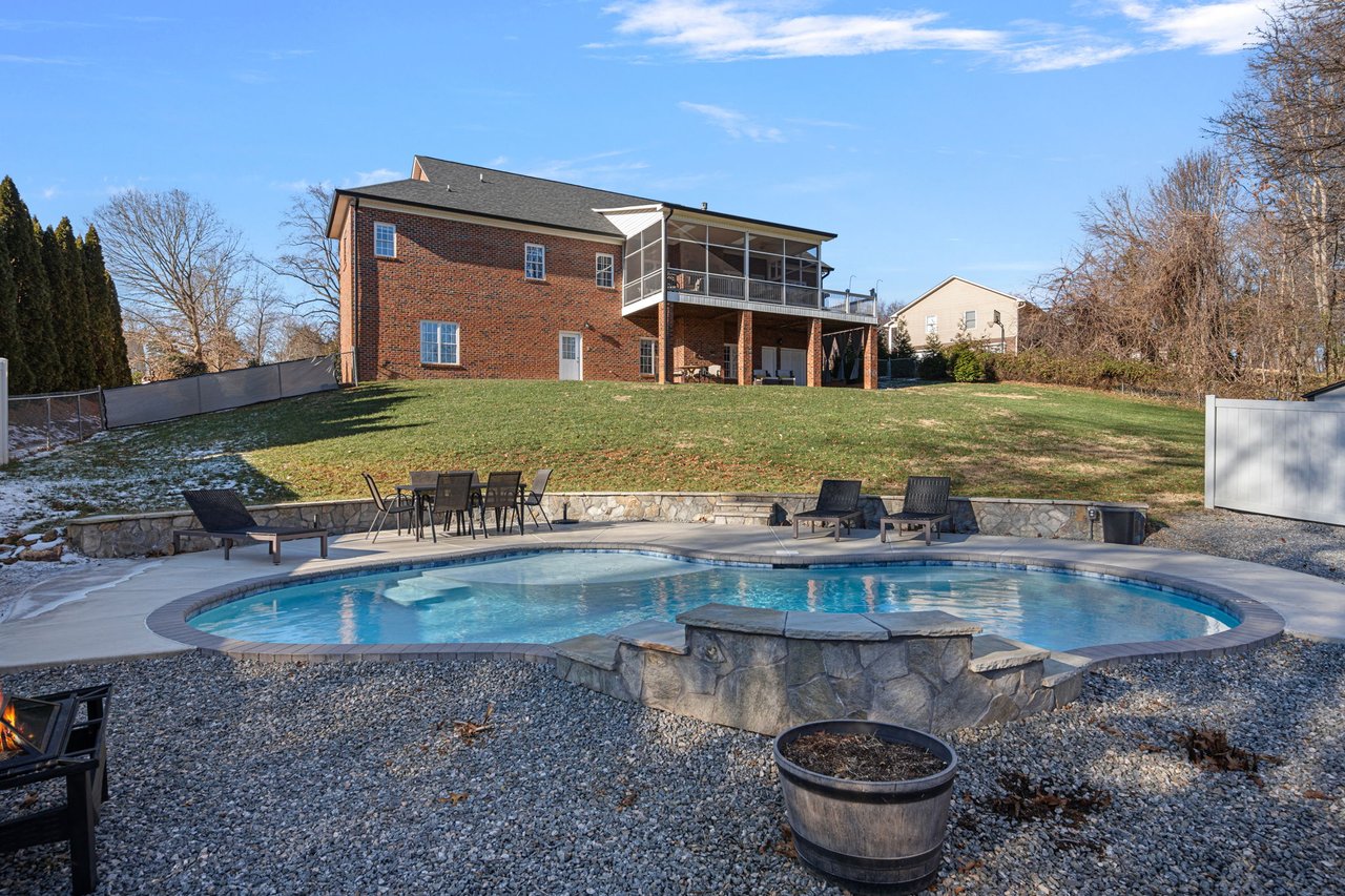 2635 Queens Drive