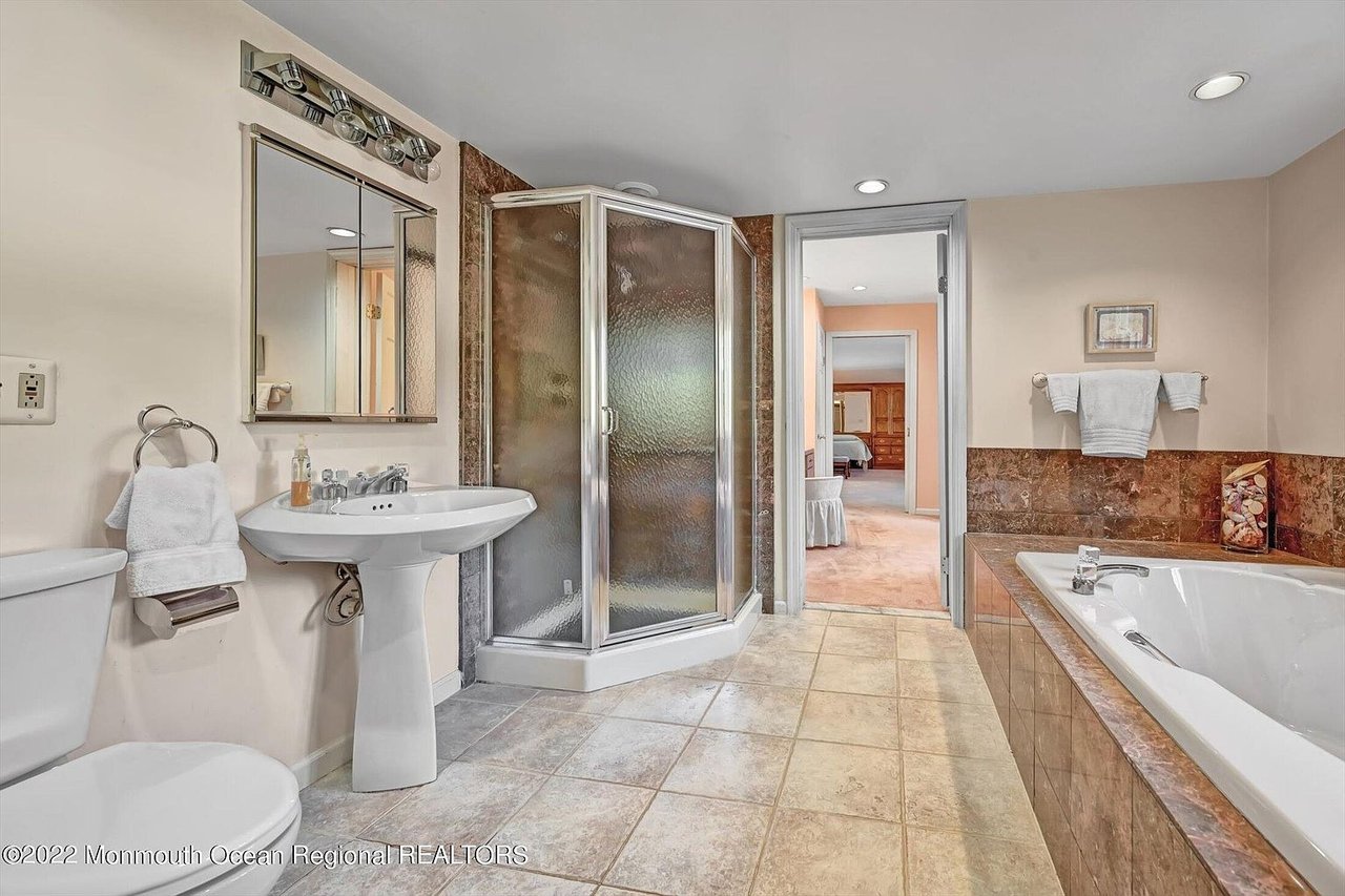 8 Old Cider Mill Road