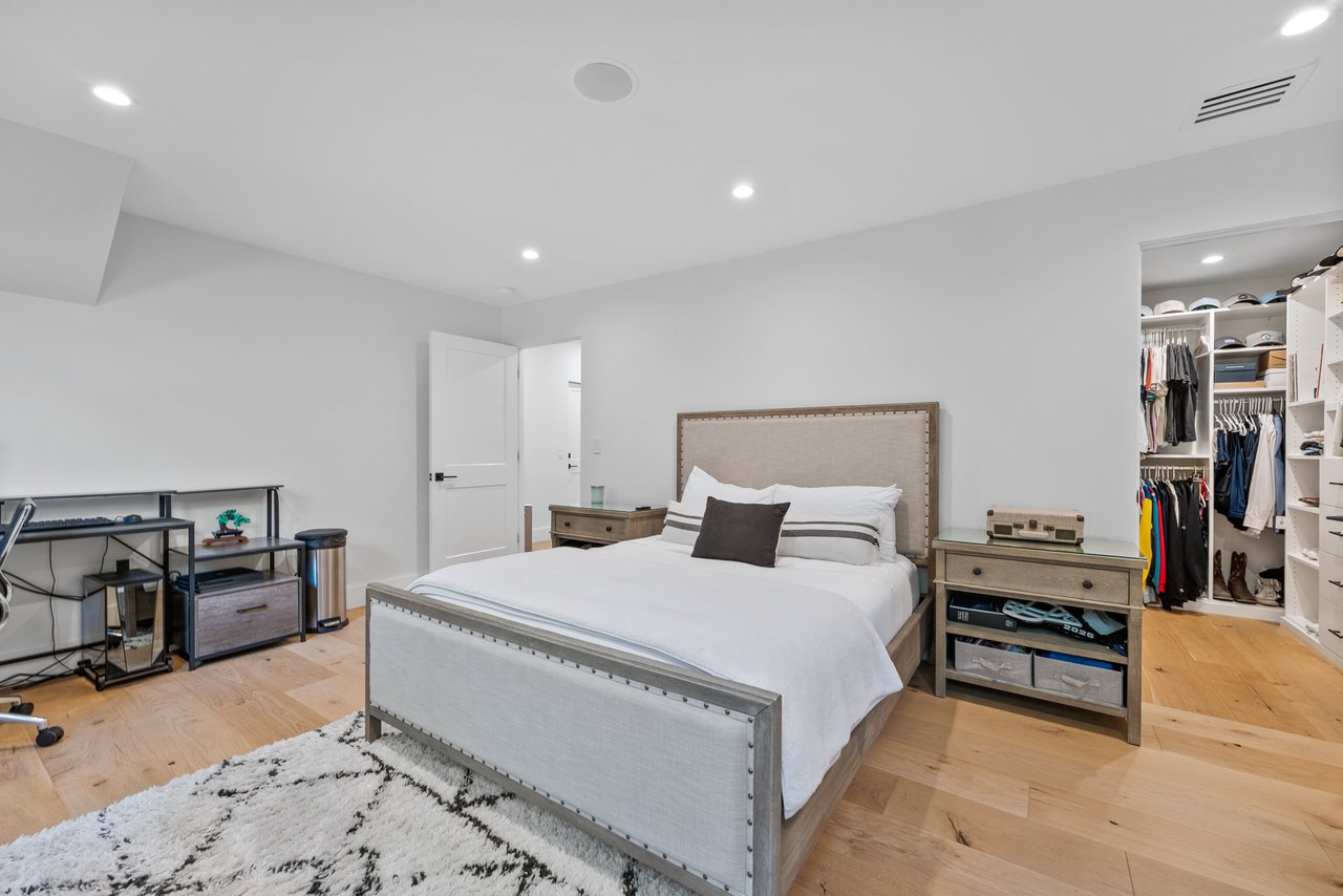 25865 N Mesa