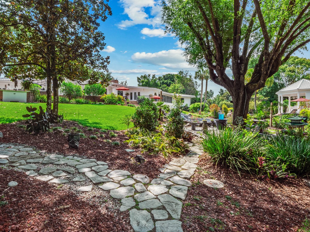 1750 Country Club Rd