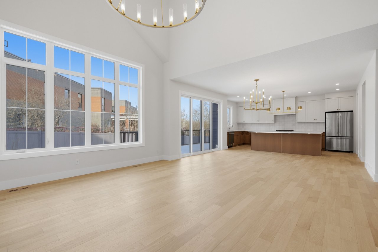 378 Bessborough Drive SW